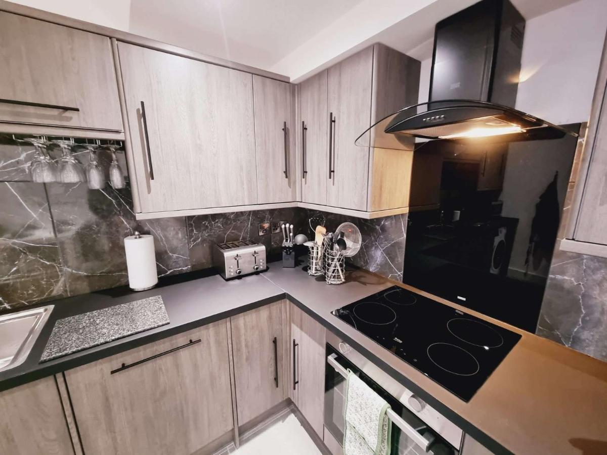 Lmk, Spacious 1 Bedroom Ground Floor Apartment, Ev Charger, Free Parking Wi-Fi, Great Location Belfast Extérieur photo