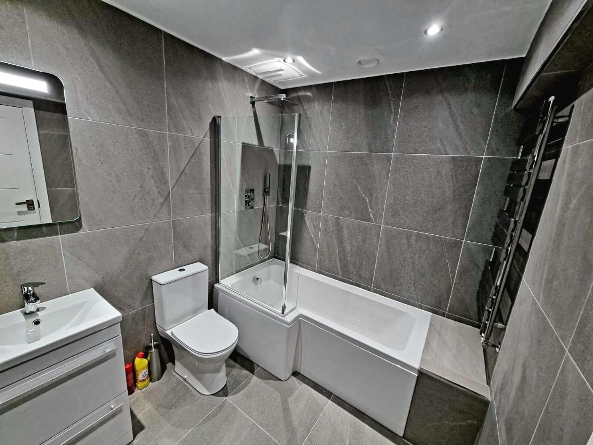 Lmk, Spacious 1 Bedroom Ground Floor Apartment, Ev Charger, Free Parking Wi-Fi, Great Location Belfast Extérieur photo