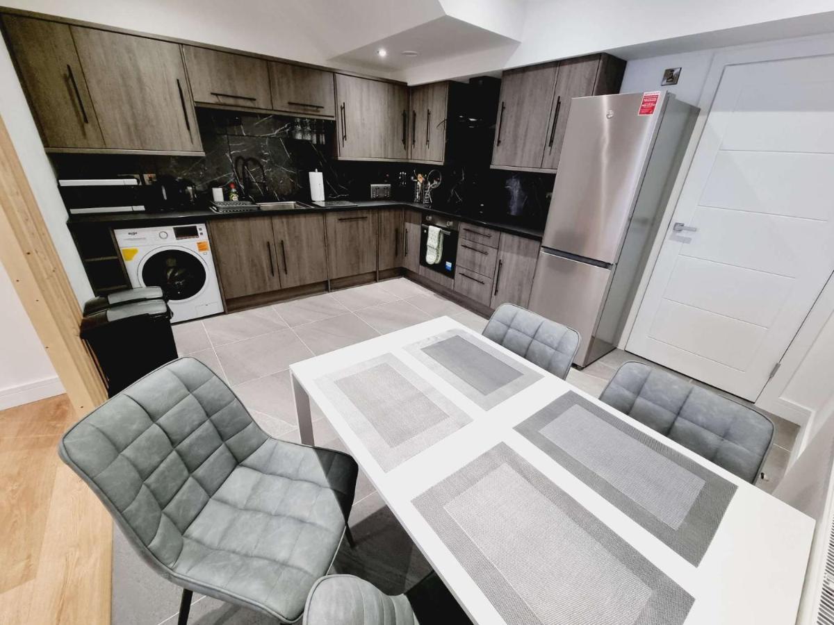 Lmk, Spacious 1 Bedroom Ground Floor Apartment, Ev Charger, Free Parking Wi-Fi, Great Location Belfast Extérieur photo