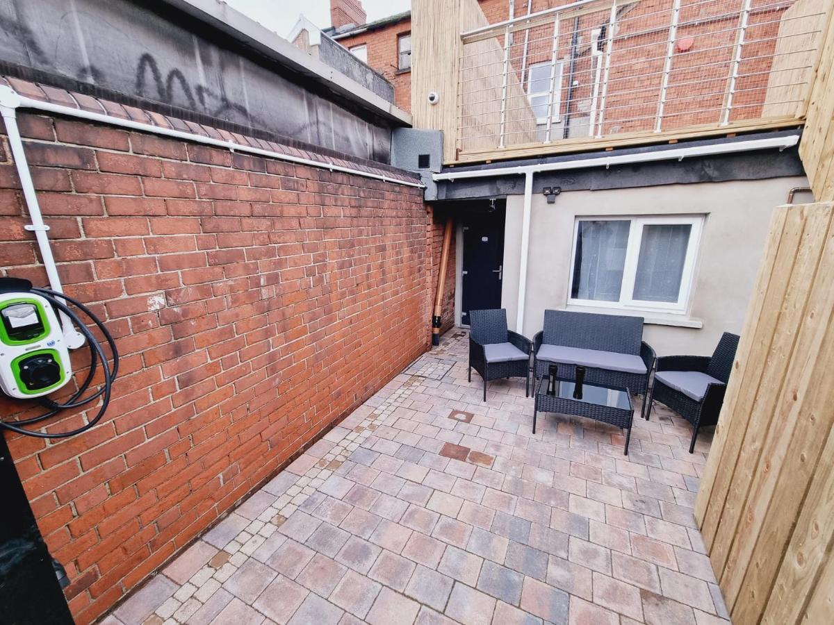 Lmk, Spacious 1 Bedroom Ground Floor Apartment, Ev Charger, Free Parking Wi-Fi, Great Location Belfast Extérieur photo