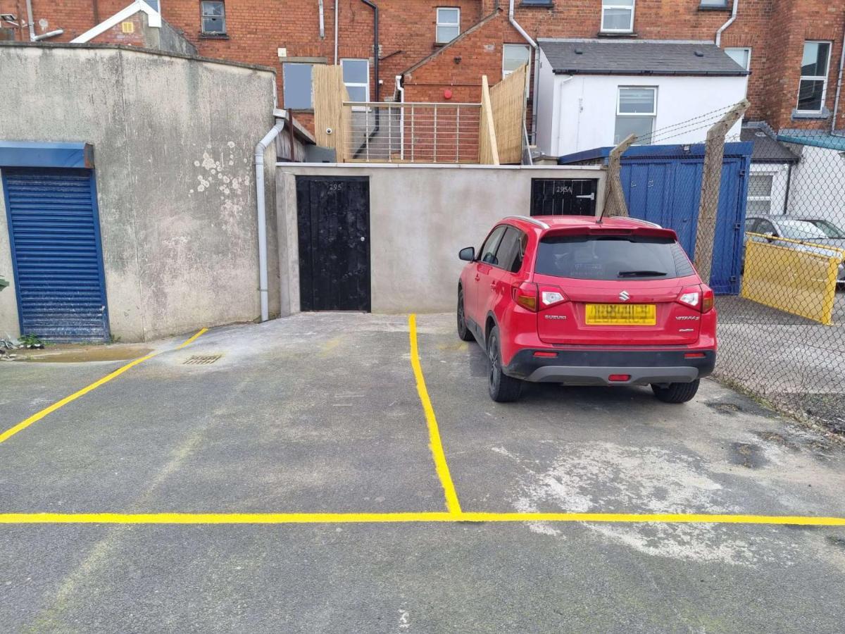 Lmk, Spacious 1 Bedroom Ground Floor Apartment, Ev Charger, Free Parking Wi-Fi, Great Location Belfast Extérieur photo