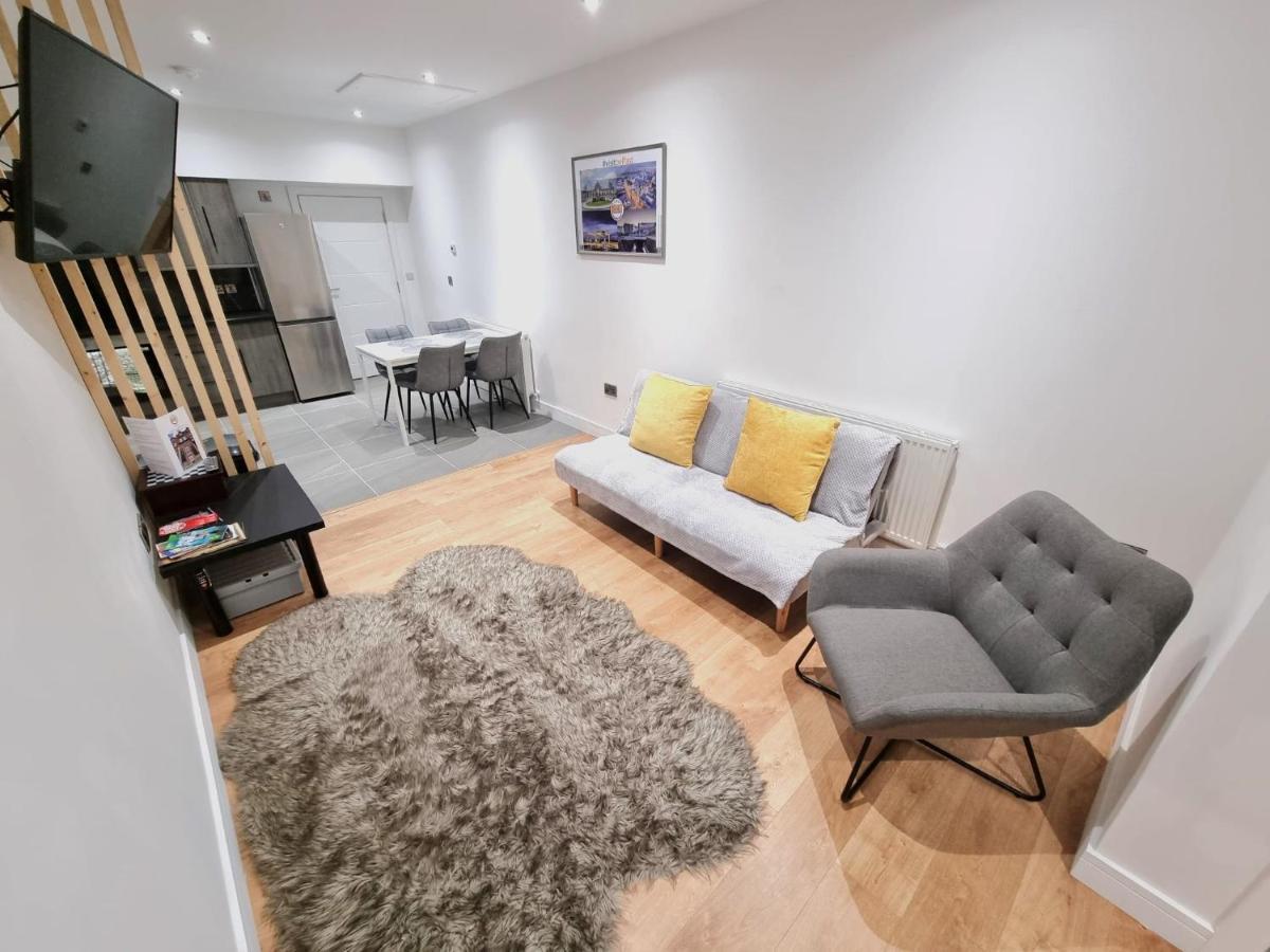 Lmk, Spacious 1 Bedroom Ground Floor Apartment, Ev Charger, Free Parking Wi-Fi, Great Location Belfast Extérieur photo